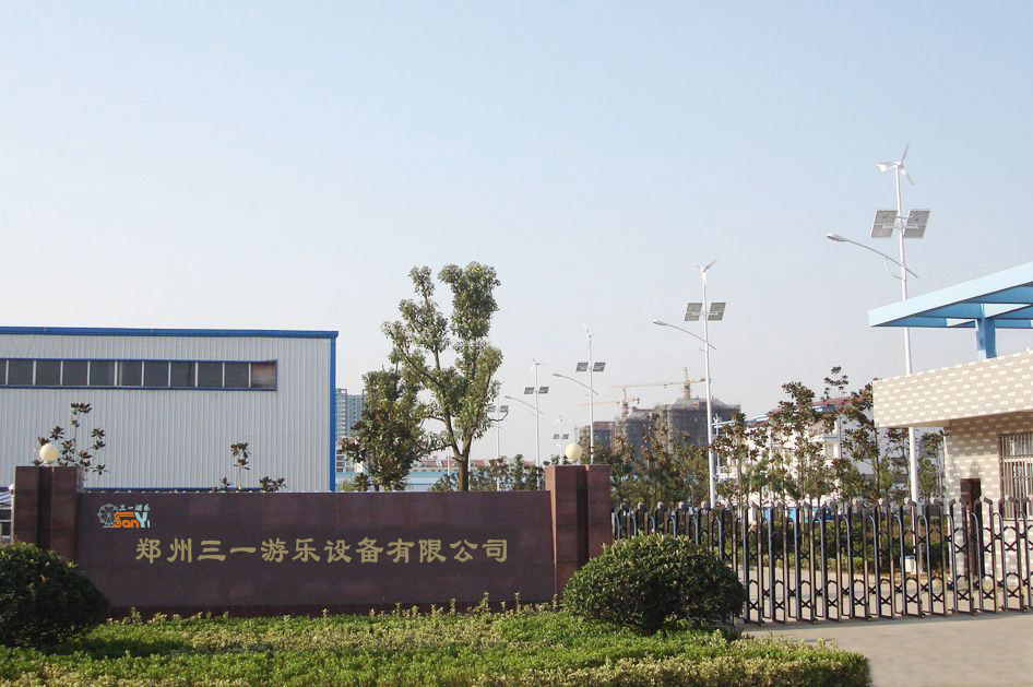 厂门